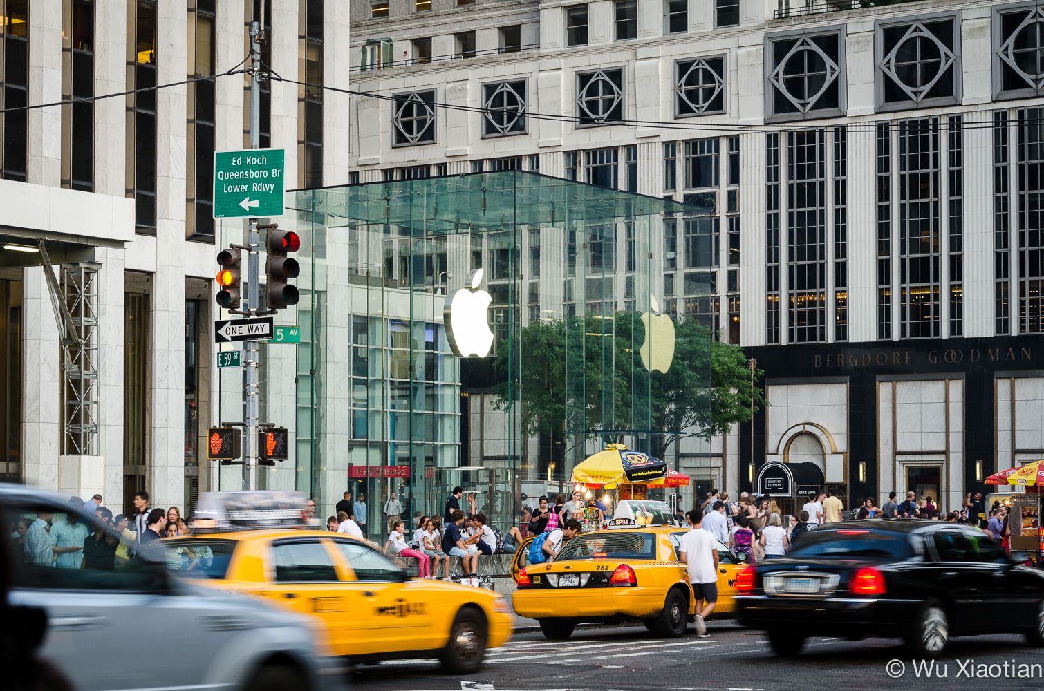 5th Ave Apple Store